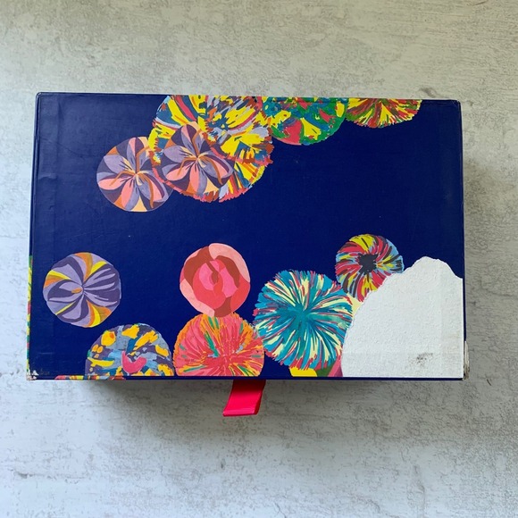 L'Occitane Cream Lotion Gift Set New in Box 8 Tubes Assorted See Description - Picture 3 of 3